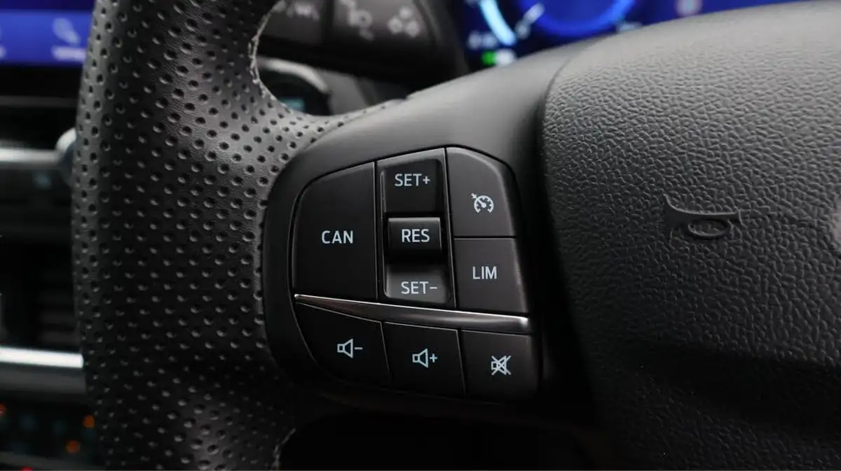 2023-ford-puma-suv-10-st-line-vignale-155ps-big-23