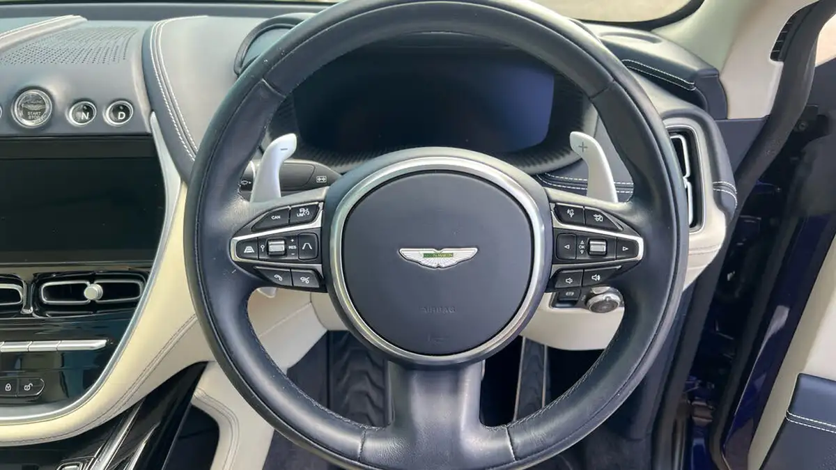 2022-aston-martin-dbx-40-v8-big-9