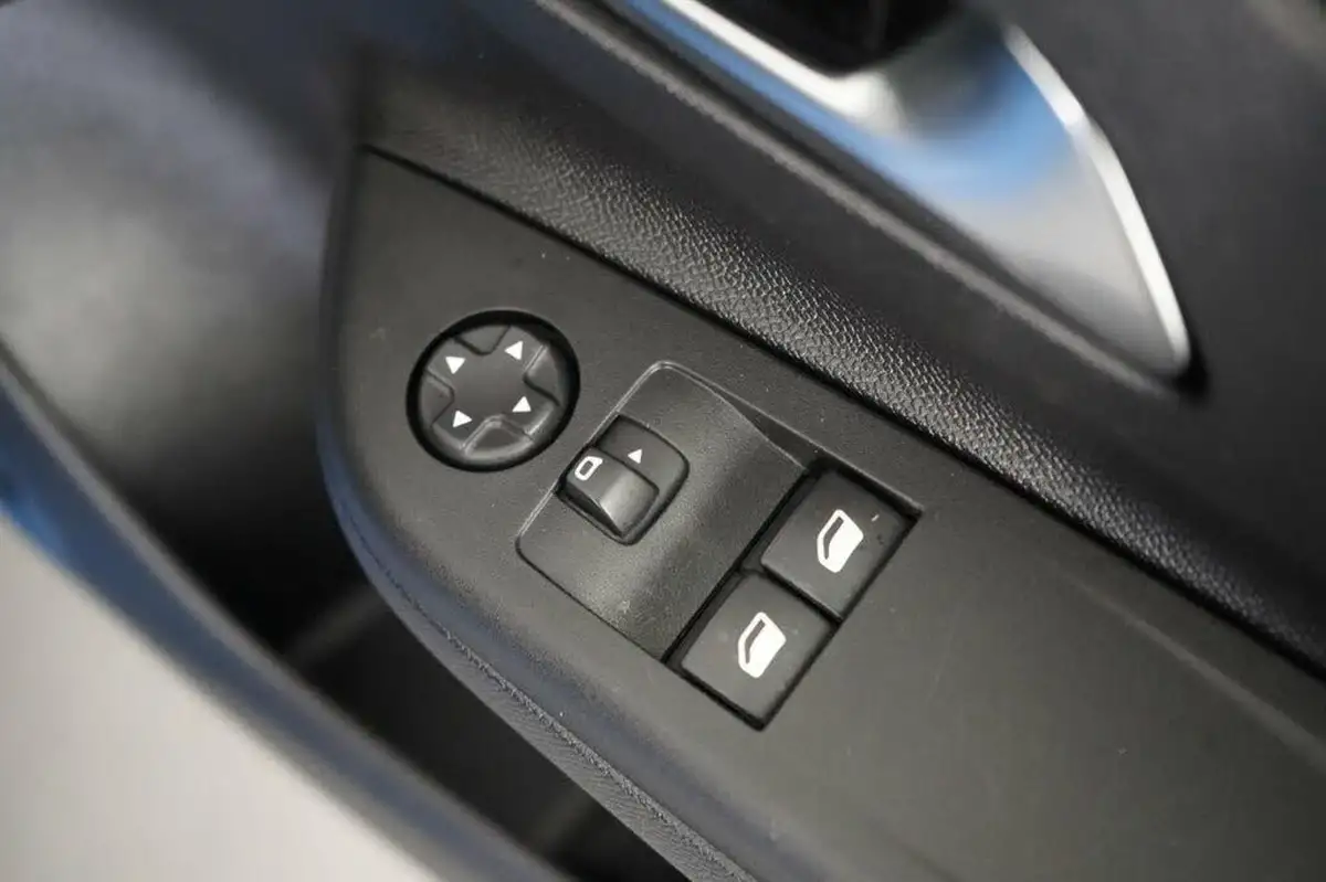 2021-vauxhall-corsa-12i-se-big-31