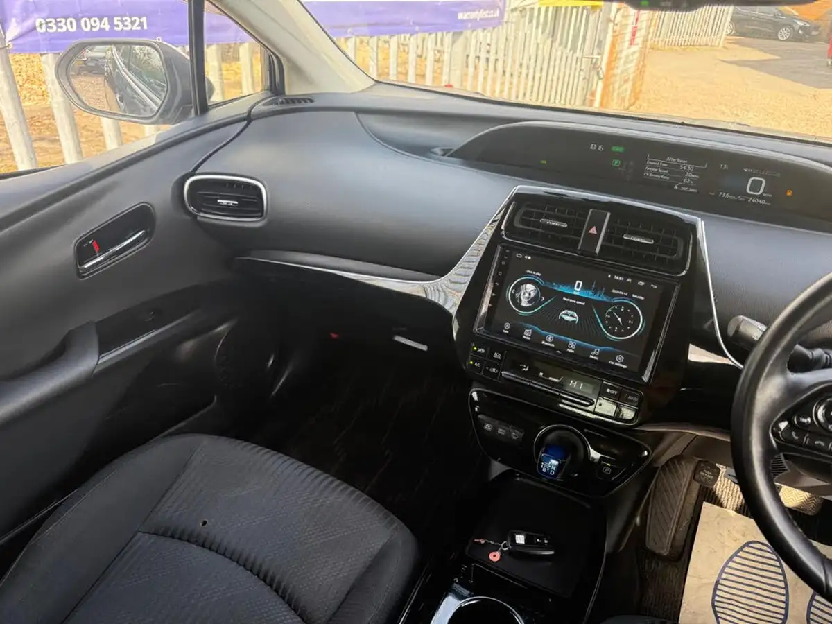 2019-toyota-prius-big-29