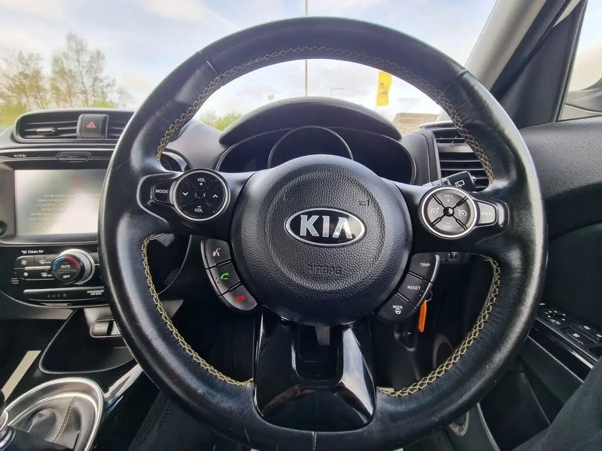2014-kia-soul-16-connect-plus-big-16