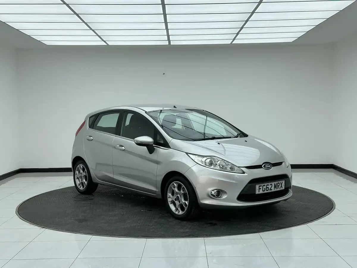2012-ford-fiesta-125-zetec-5d-big-0