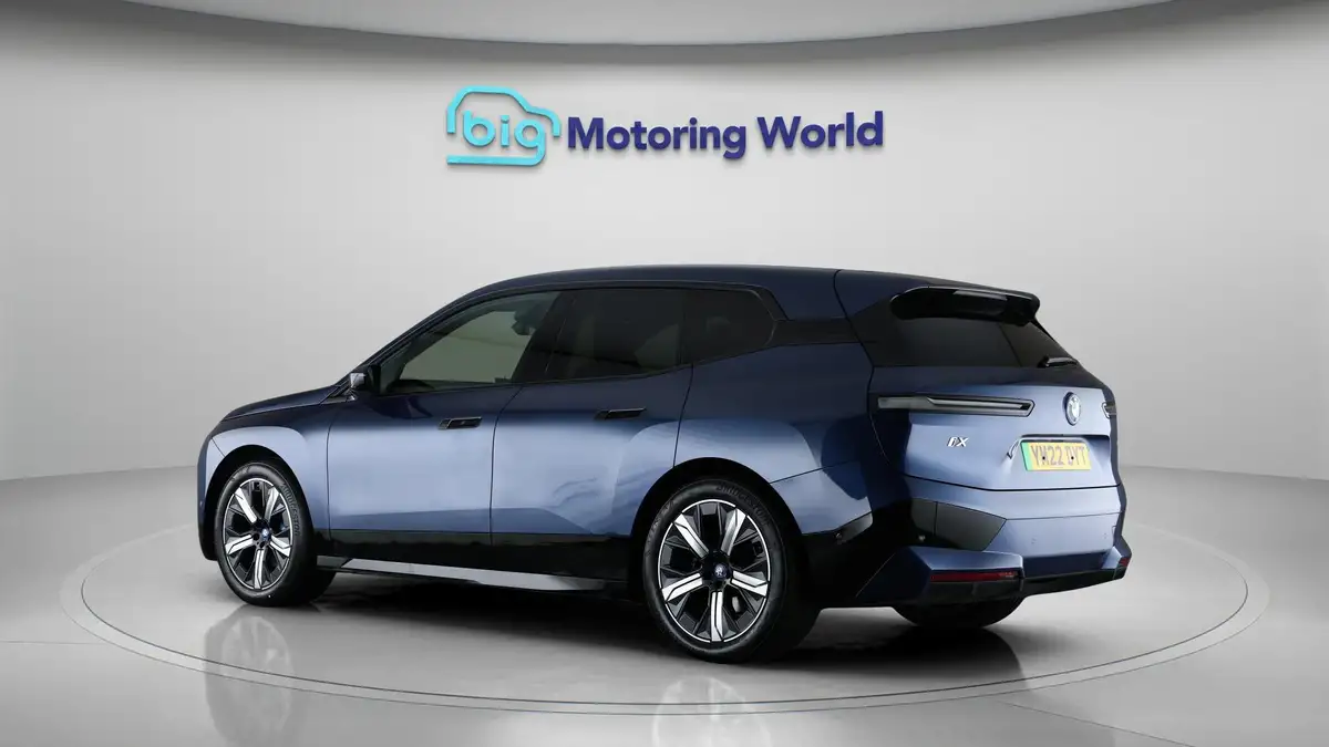 2022-bmw-ix-e-xdrive-40-m-sport-edition-big-4