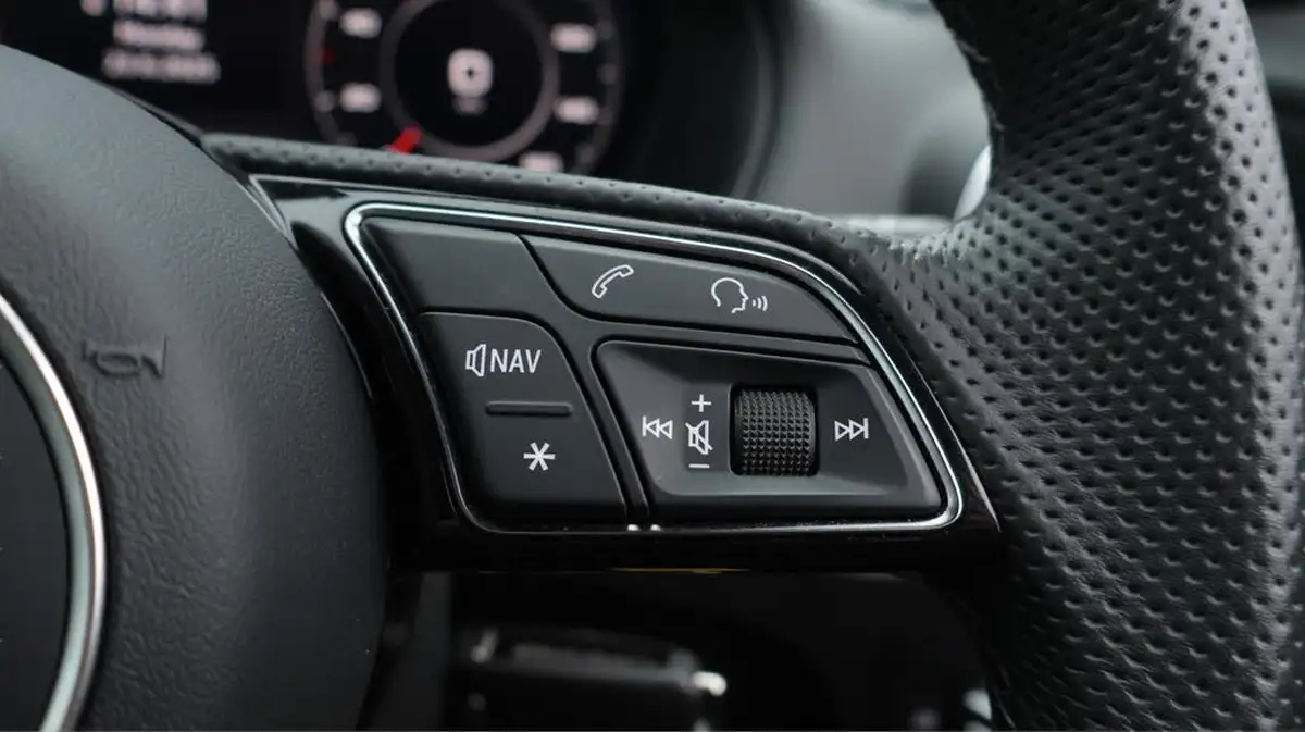 2023-audi-q2-15-35-tfsi-black-edition-s-tronic-big-22