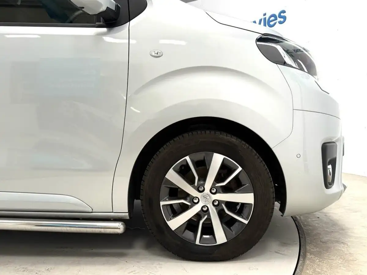 2019-toyota-proace-20d-design-medium-120hpeu6-panel-big-11