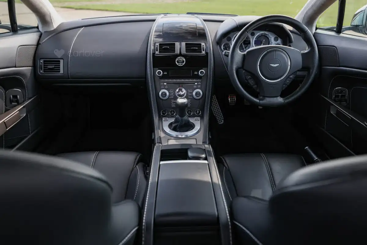 2013-aston-martin-vantage-47-coupe-big-43
