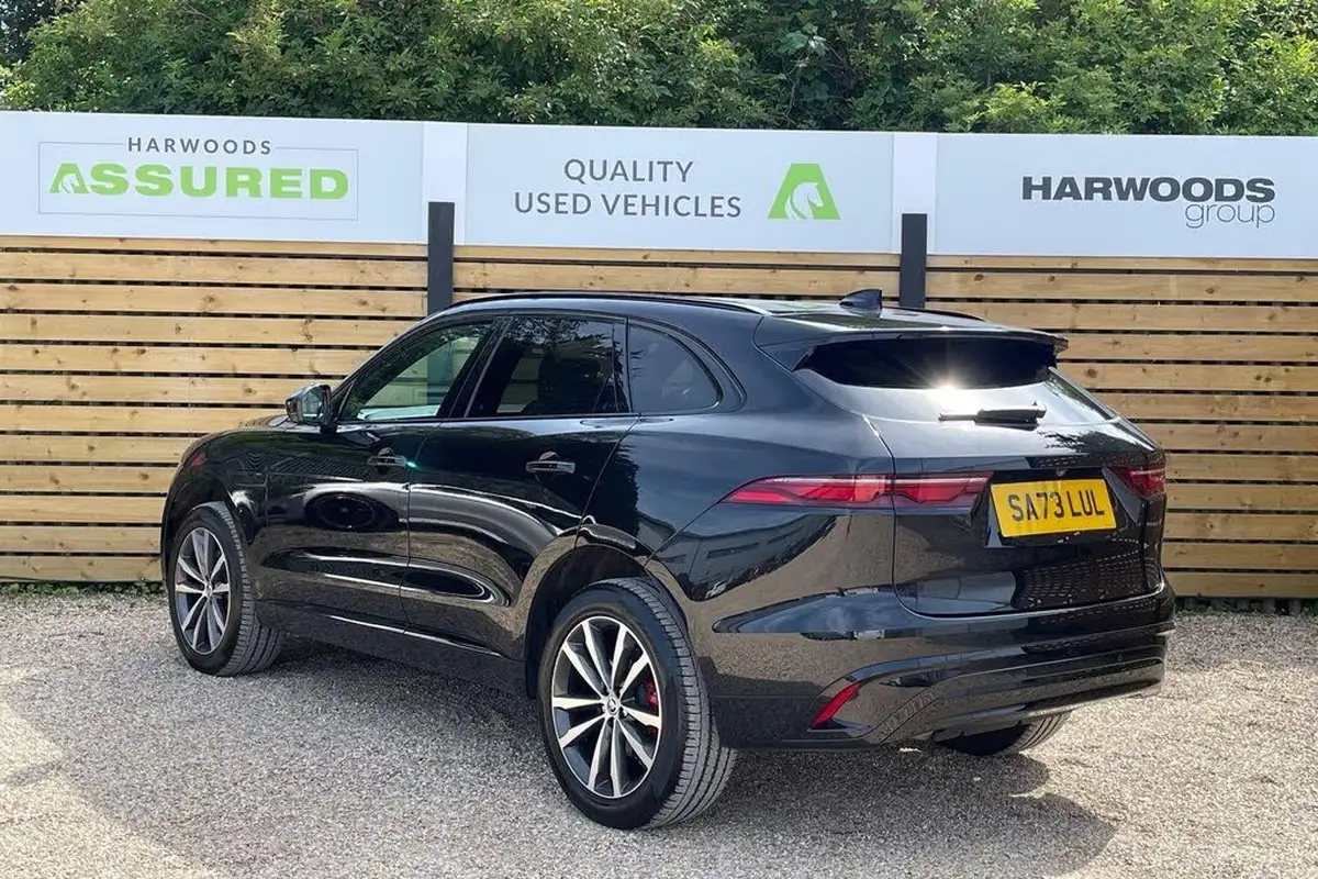 2023-jaguar-f-pace-20-d200-r-dynamic-se-black-big-9