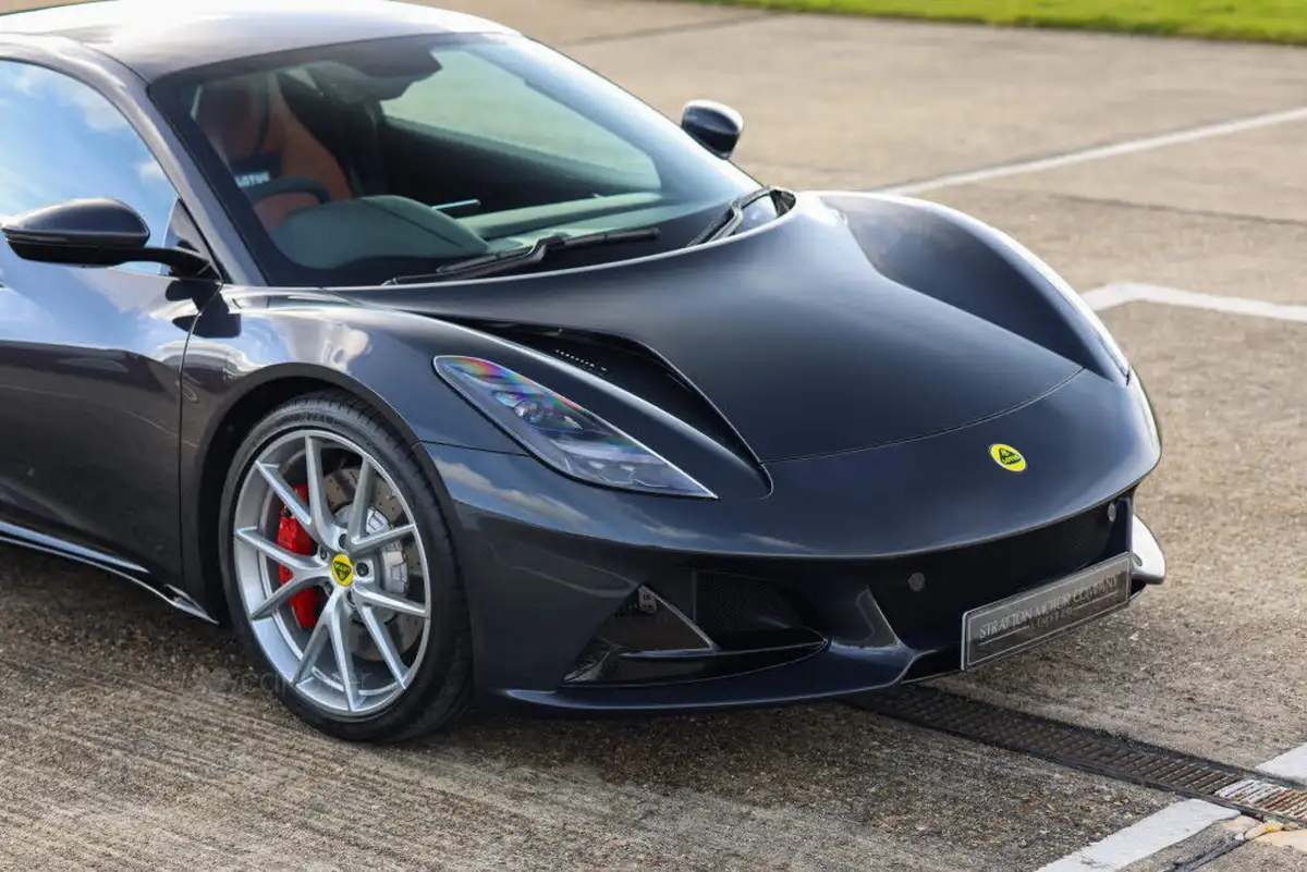 2023-lotus-emira-35-first-edition-v6-big-13