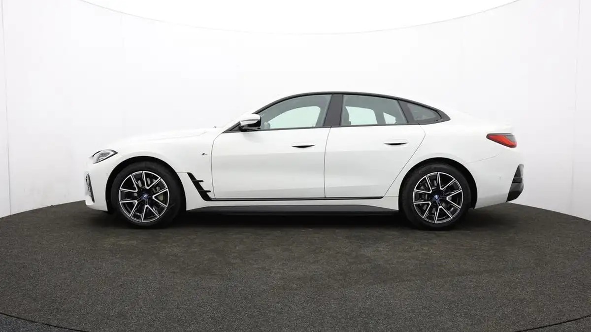 2022-bmw-i4-e-edrive40-m-sport-big-64