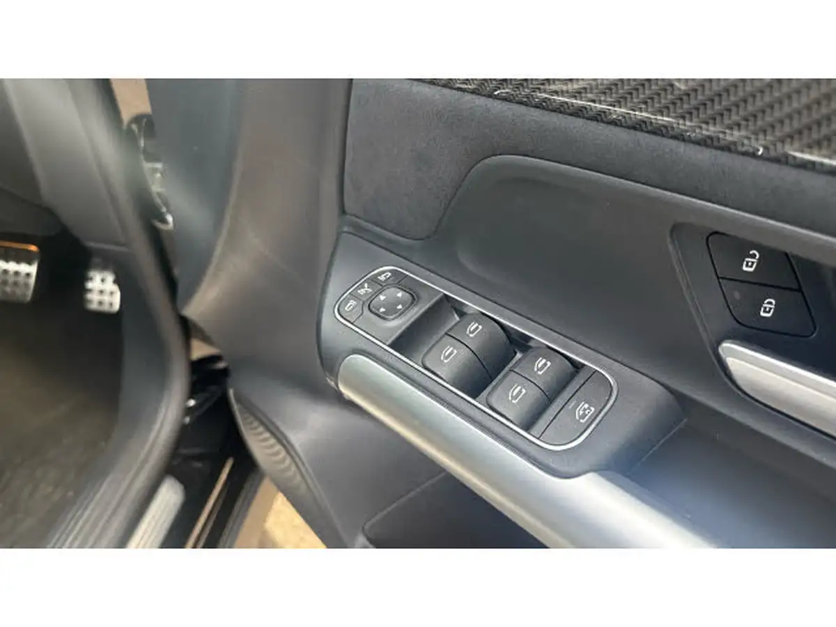 2024-mercedes-benz-gla-class-13-gla-200-amg-line-executive-big-28