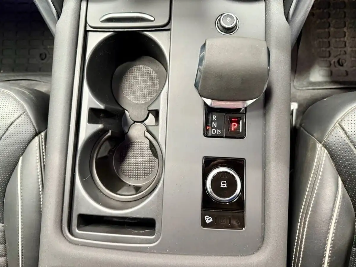 2022-land-rover-discovery-30-d300-metropolitan-edition-big-18