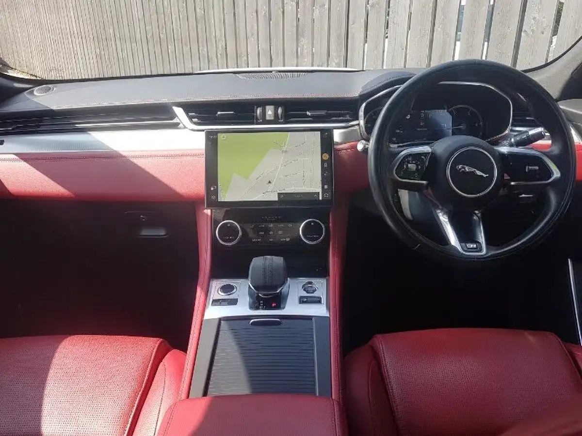 2022-jaguar-f-pace-20-d165-r-dynamic-s-big-2