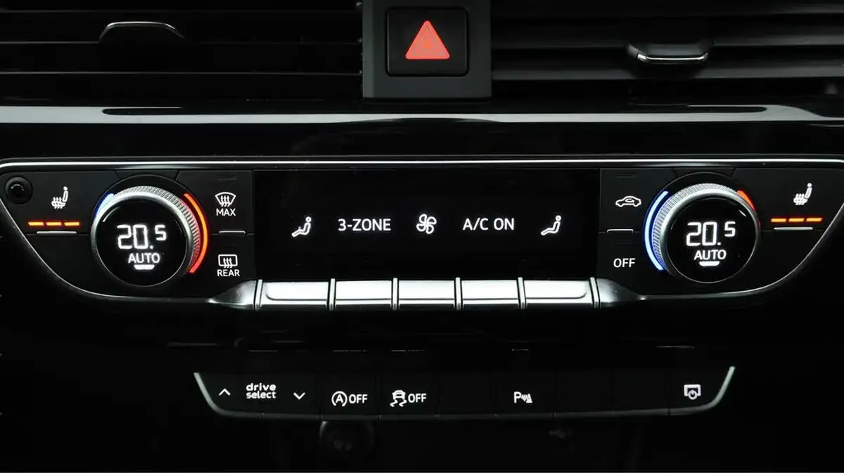 2022-audi-a4-avant-20-35-tfsi-black-edition-s-tronic-big-12
