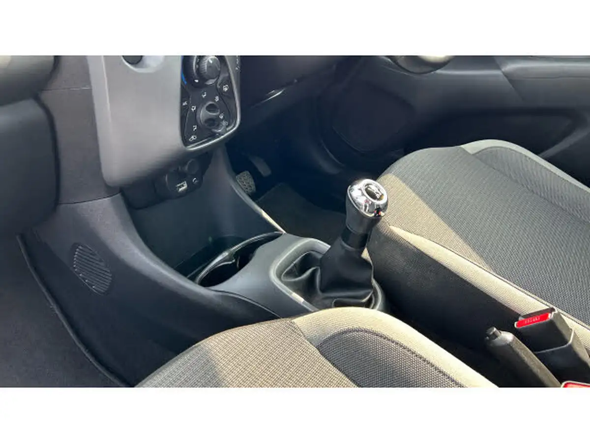 2021-toyota-aygo-10-vvt-i-x-play-tss-big-12