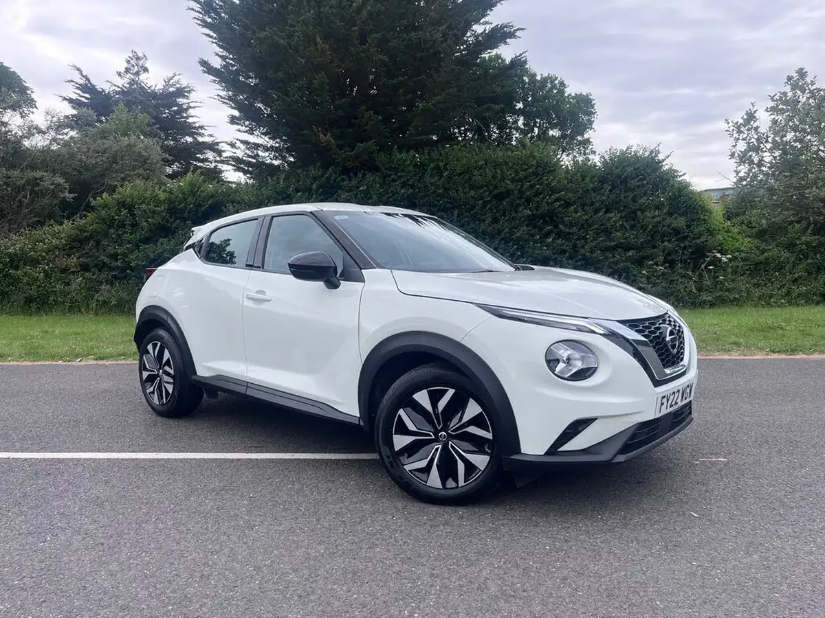 2022-nissan-juke-10-dig-t-acenta-big-0
