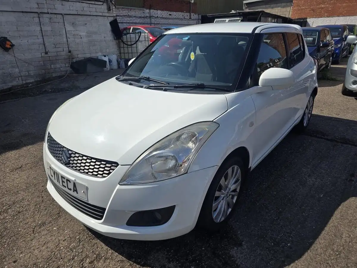 2011-suzuki-swift-12-sz4-5d-big-6