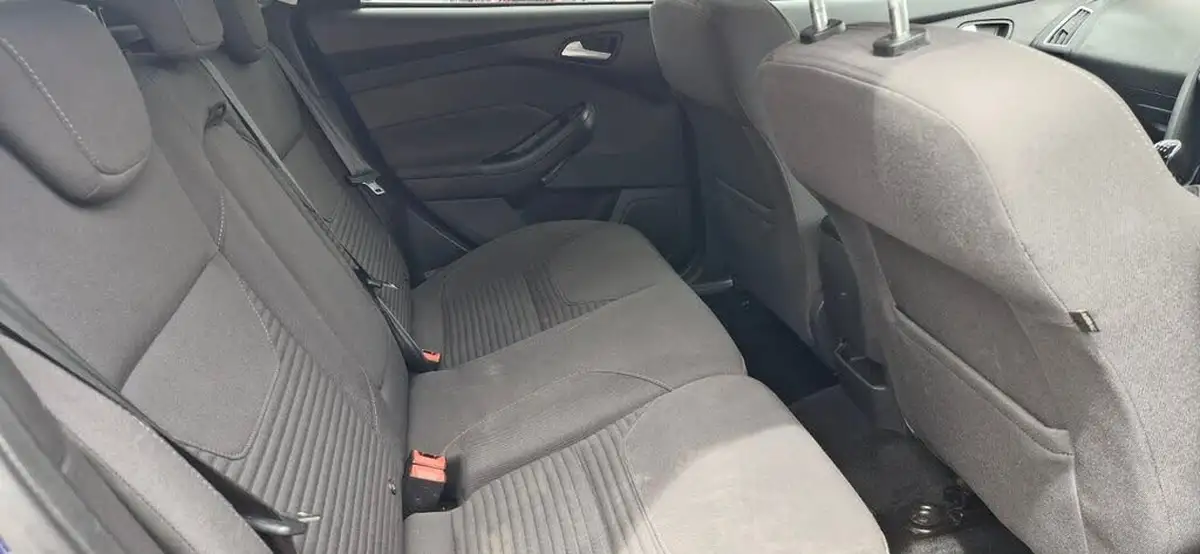 2015-ford-focus-10-titanium-t-125ps-hatchback-big-24