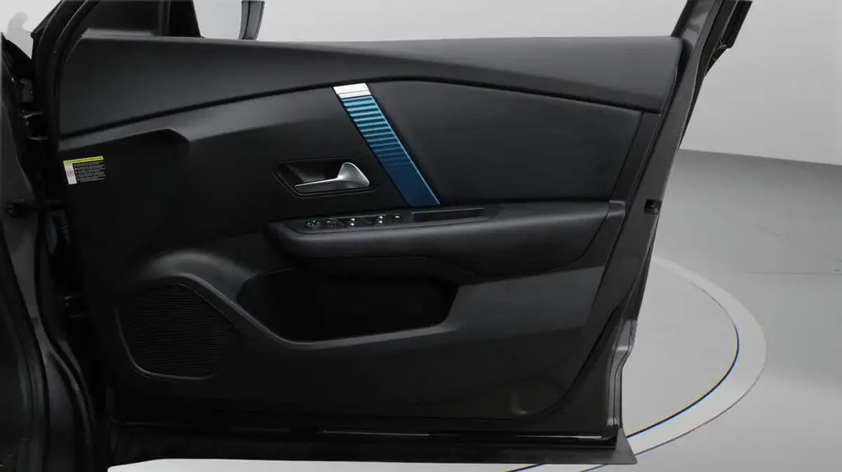 2022-citroen-c4-e-shine-plus-big-15
