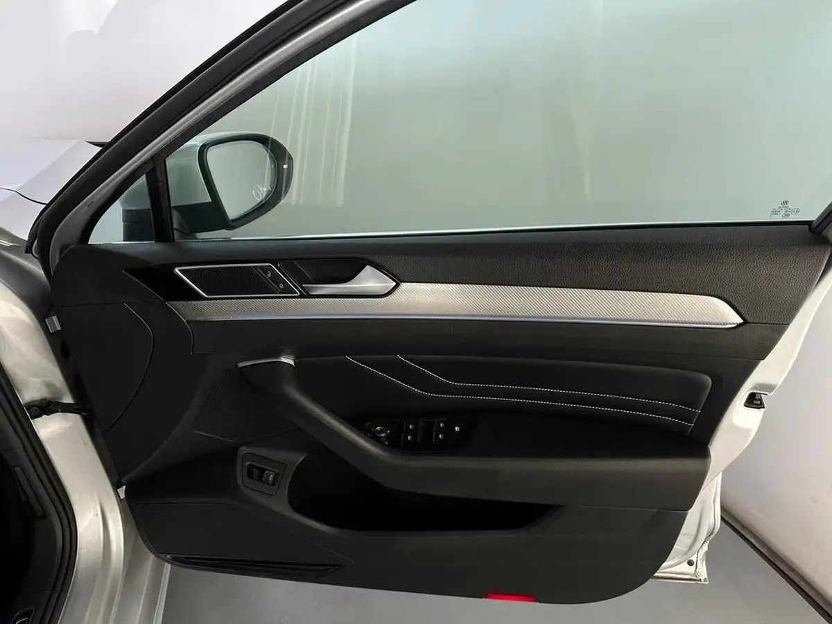2019-volkswagen-passat-20tdi-r-line-190ps-scr-estate-5d-dsg-big-37