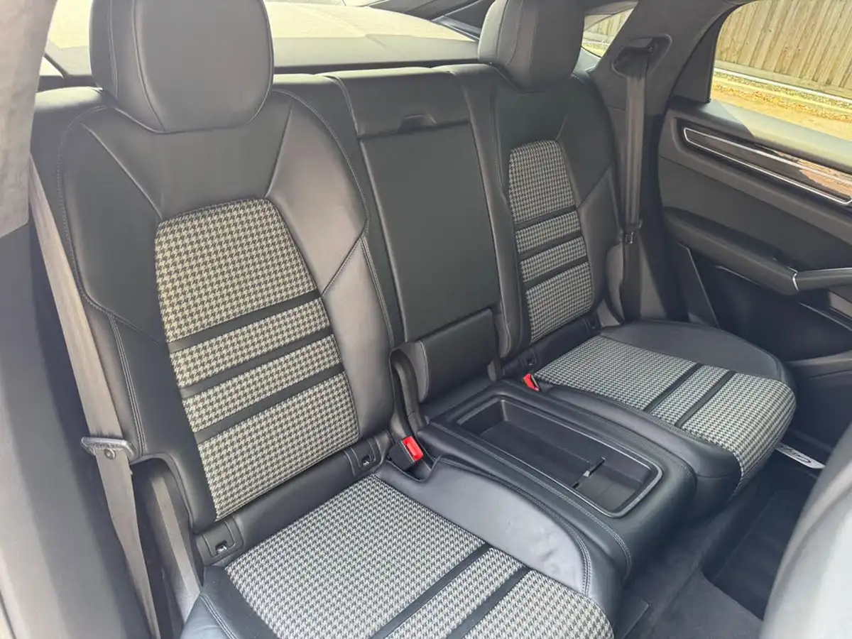 2021-porsche-cayenne-30-v6-coupe-big-19