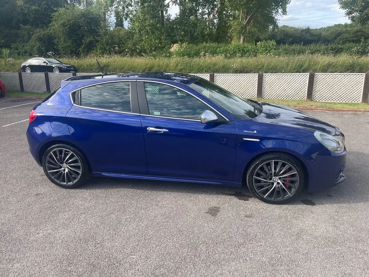 2014-alfa-romeo-giulietta-14-sportiva-nav-alfa-tct-big-50