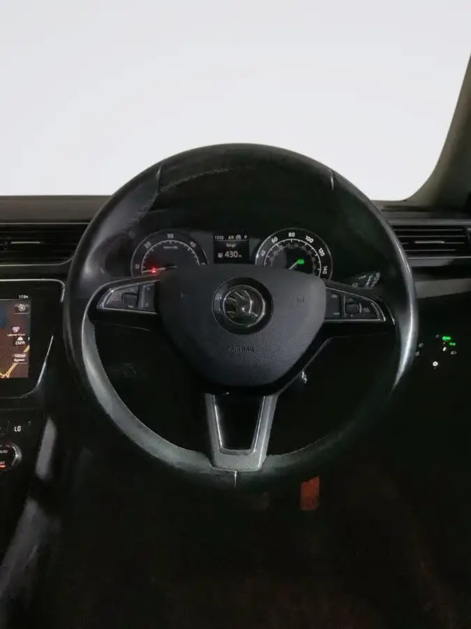 2019-skoda-superb-20tdi-se-l-executive-150ps-estate-dsg-big-17
