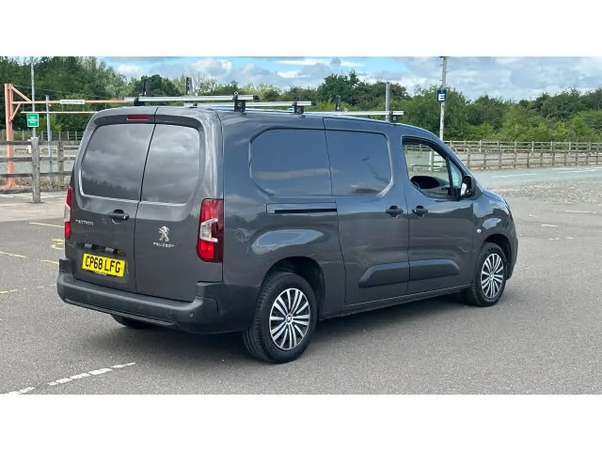 2019-peugeot-partner-16bluehdi-950-professional-big-9