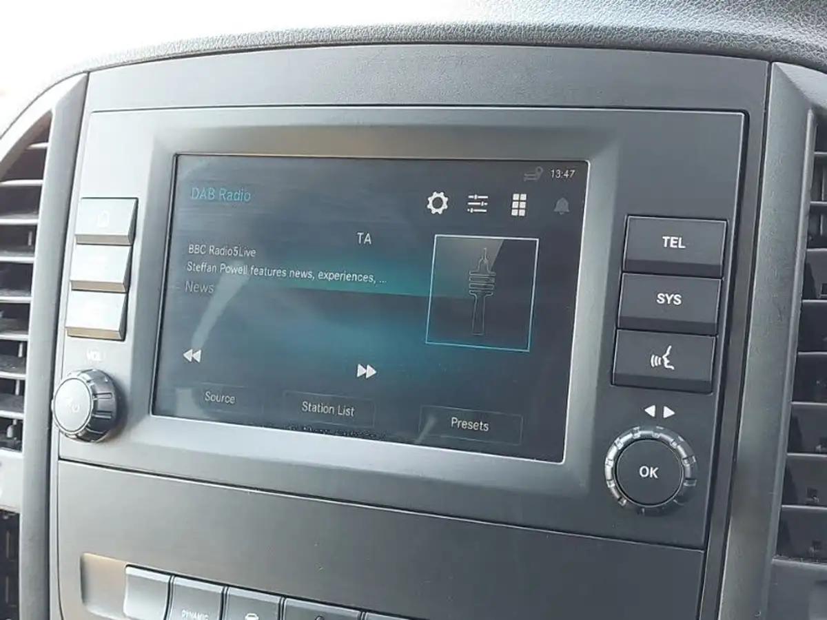 2021-mercedes-benz-vito-20cdi-114-tourer-pro-l3-big-12