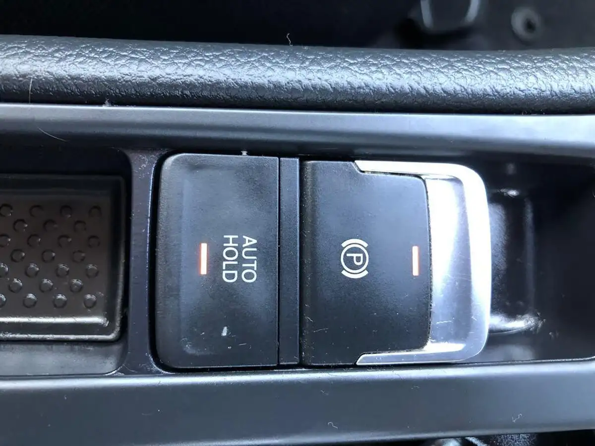 2018-volkswagen-golf-10-tsi-se-nav-110ps-ss-hatchback-5d-big-19