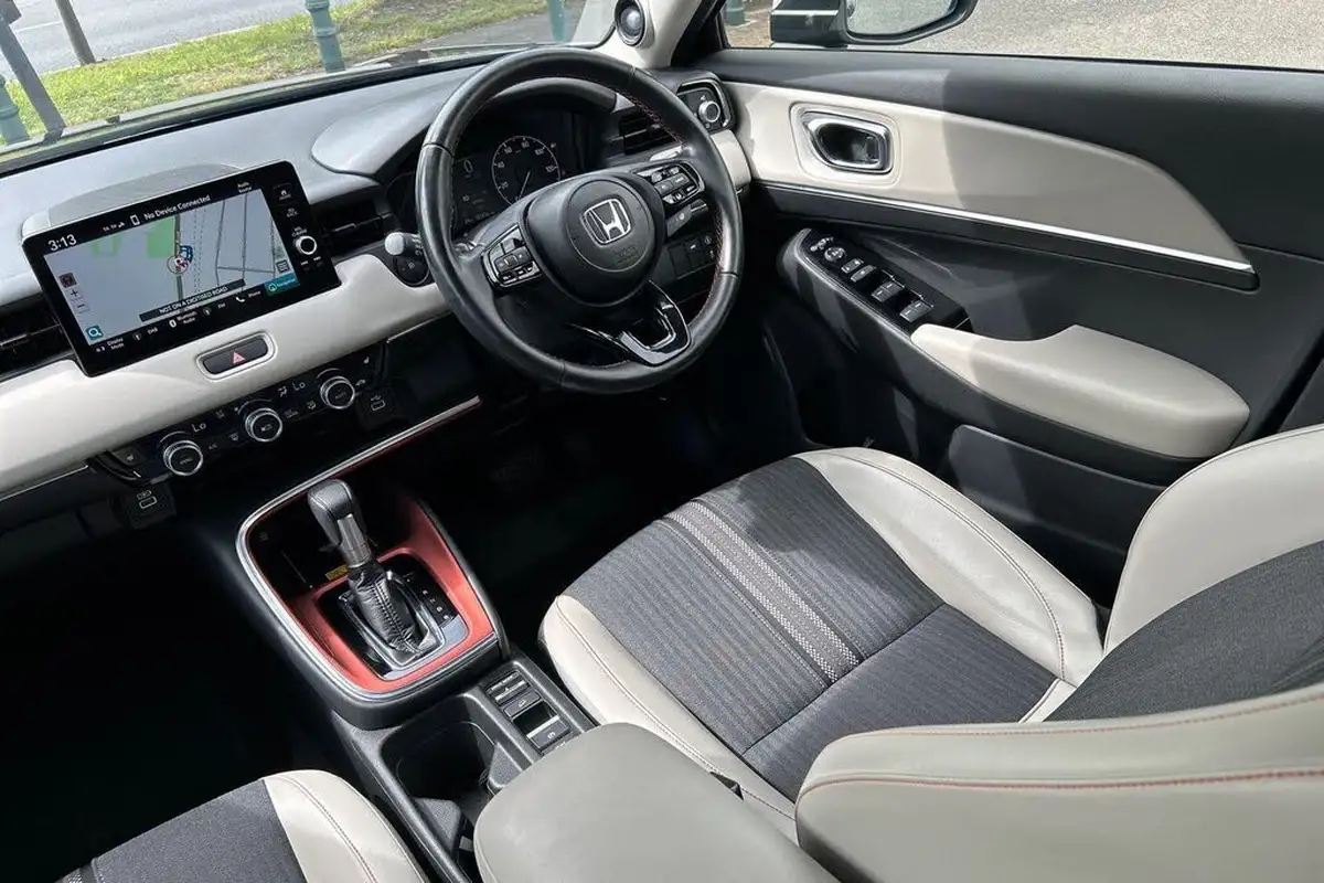 2022-honda-hr-v-15-i-mmd-advance-style-big-40