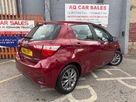 2018-toyota-yaris-15-vvt-i-icon-navi-hybrid-small-6