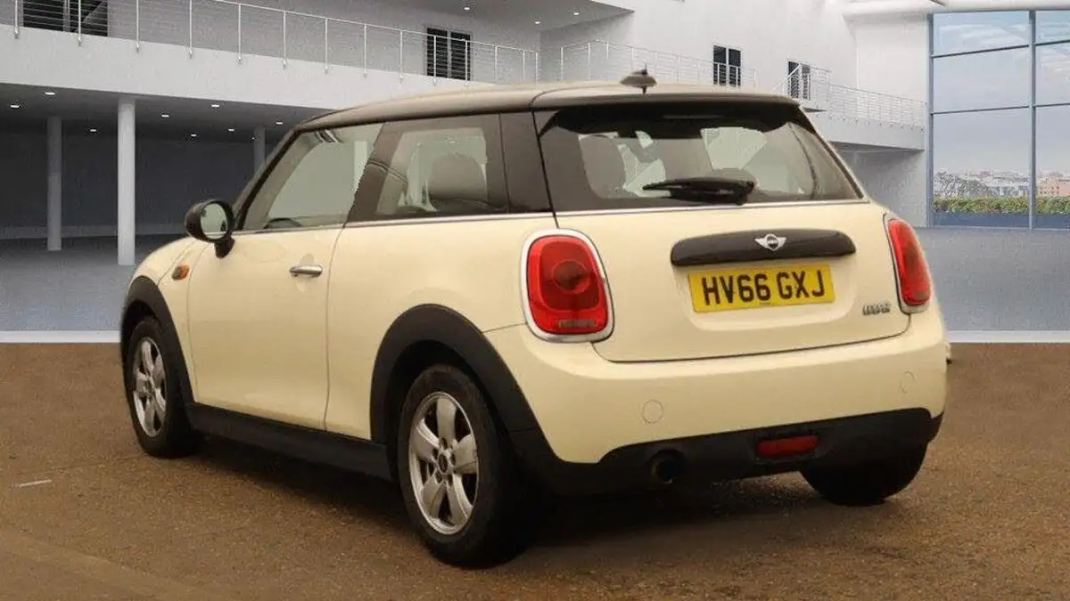 2016-mini-cooper-15-cooper-ss-hatchback-3d-big-5