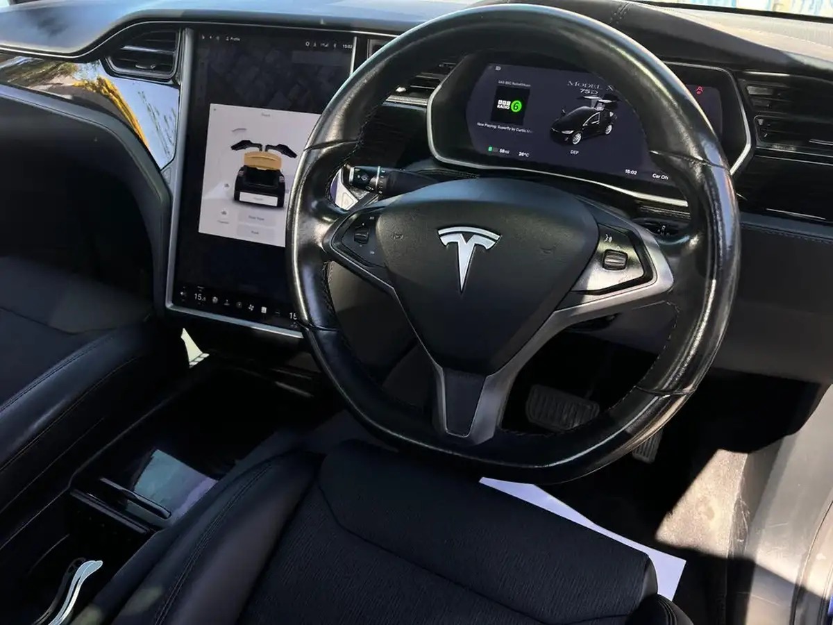 2018-tesla-model-x-e-75d-big-10