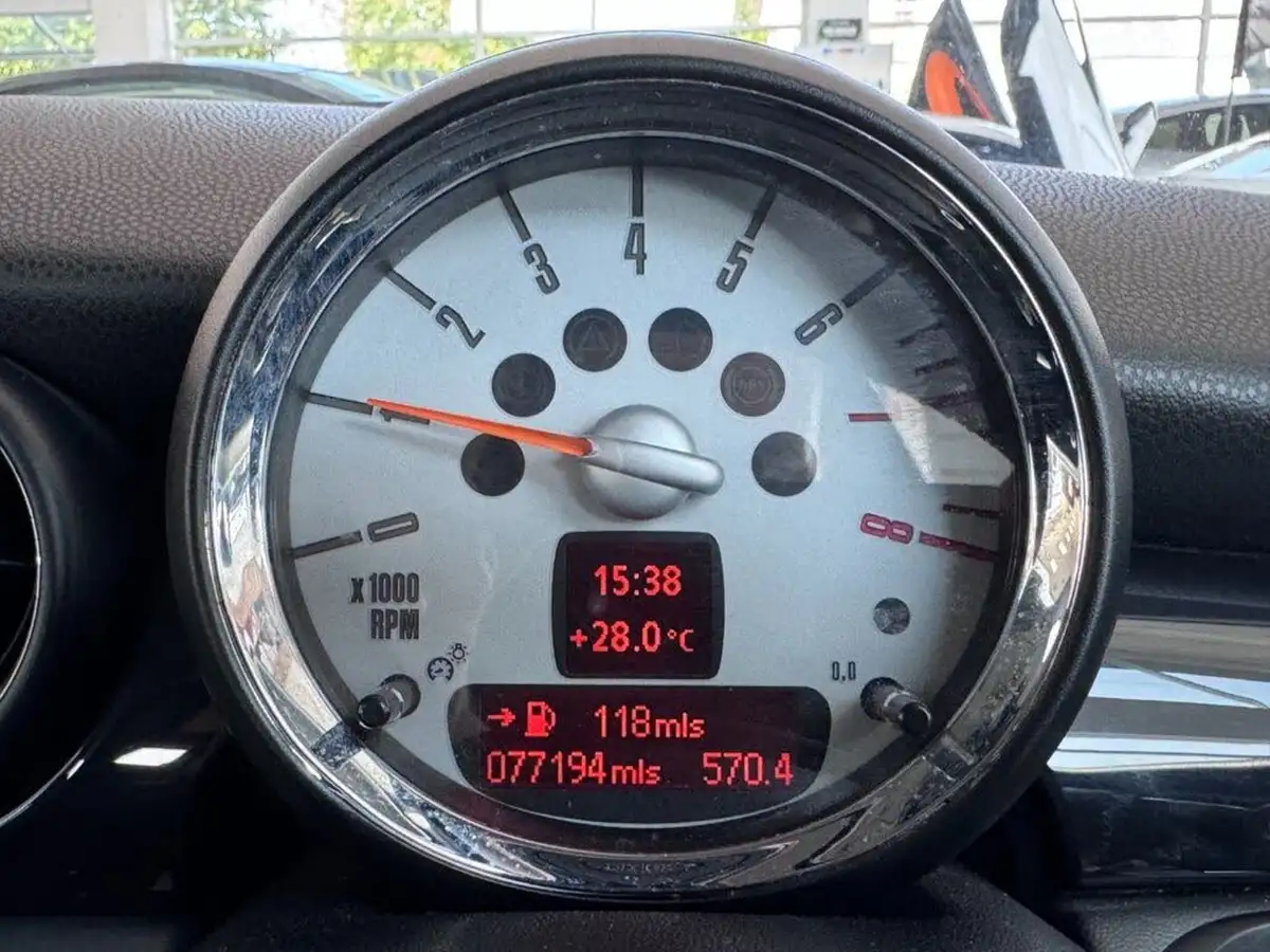 2010-mini-clubman-16-cooper-graphite-big-28