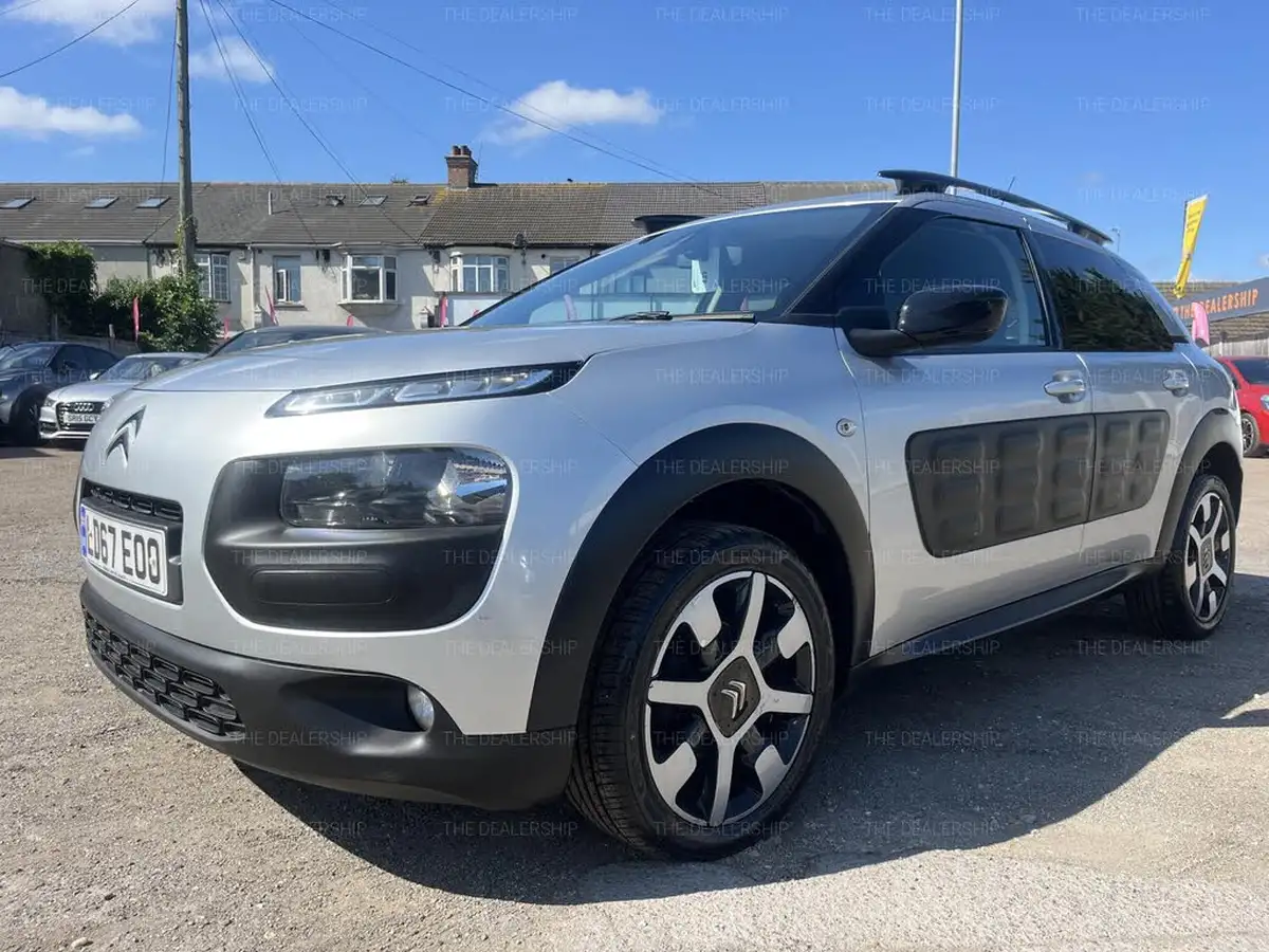2017-citroen-c4-cactus-12-puretech-flair-82ps-big-2