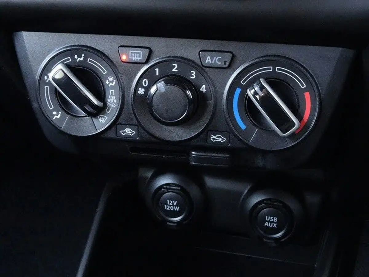 2022-suzuki-swift-12-dualjet-sz-l-big-20
