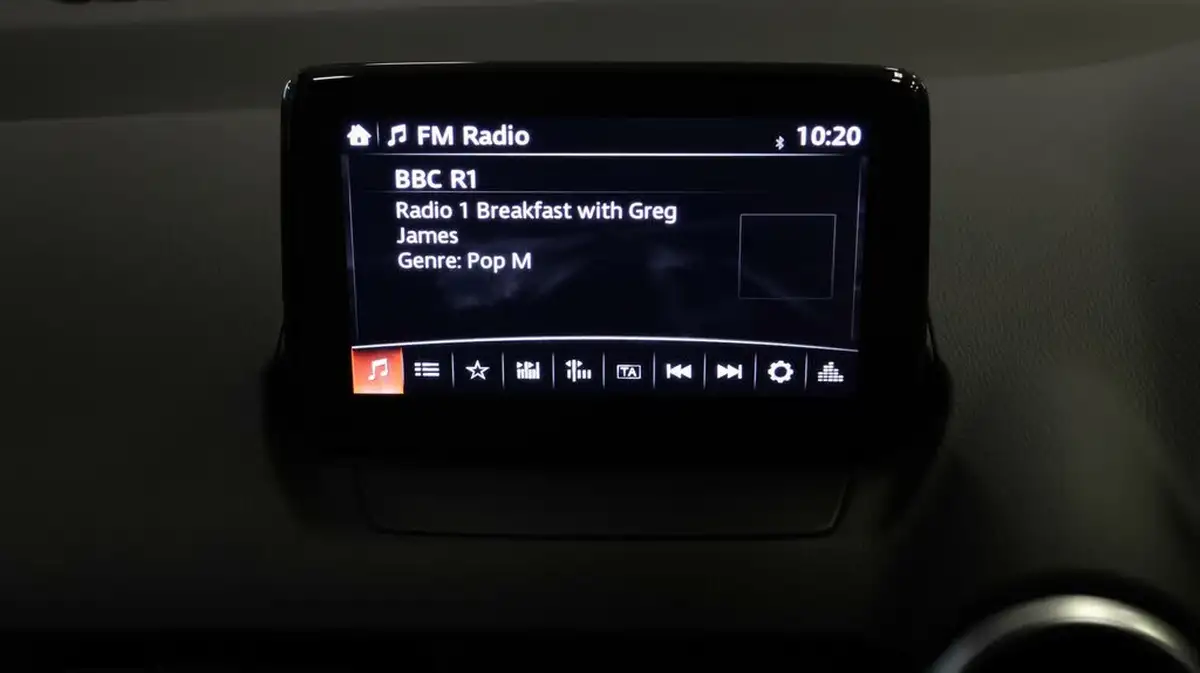 2021-mazda-mazda2-15-skyactiv-g-sport-big-10