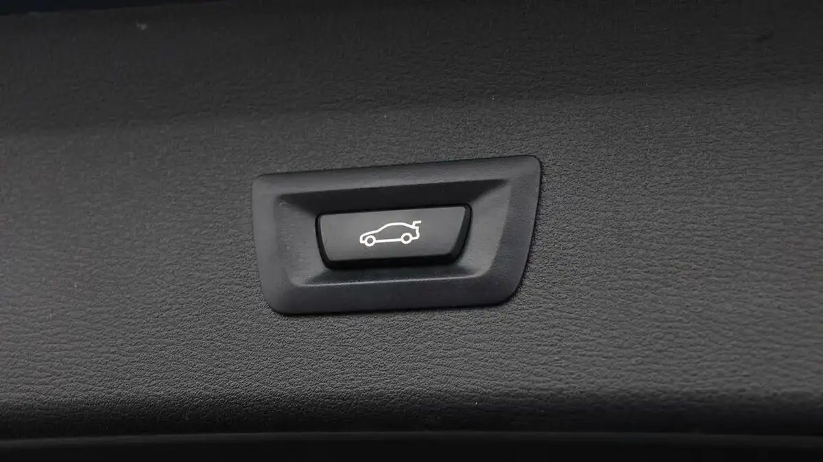 2021-bmw-x1-20-xdrive20i-xline-big-22