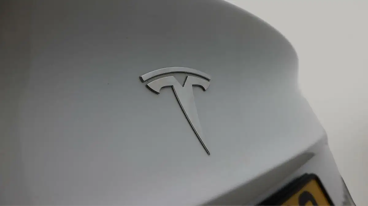 2021-tesla-model-3-e-long-range-4x4-big-21