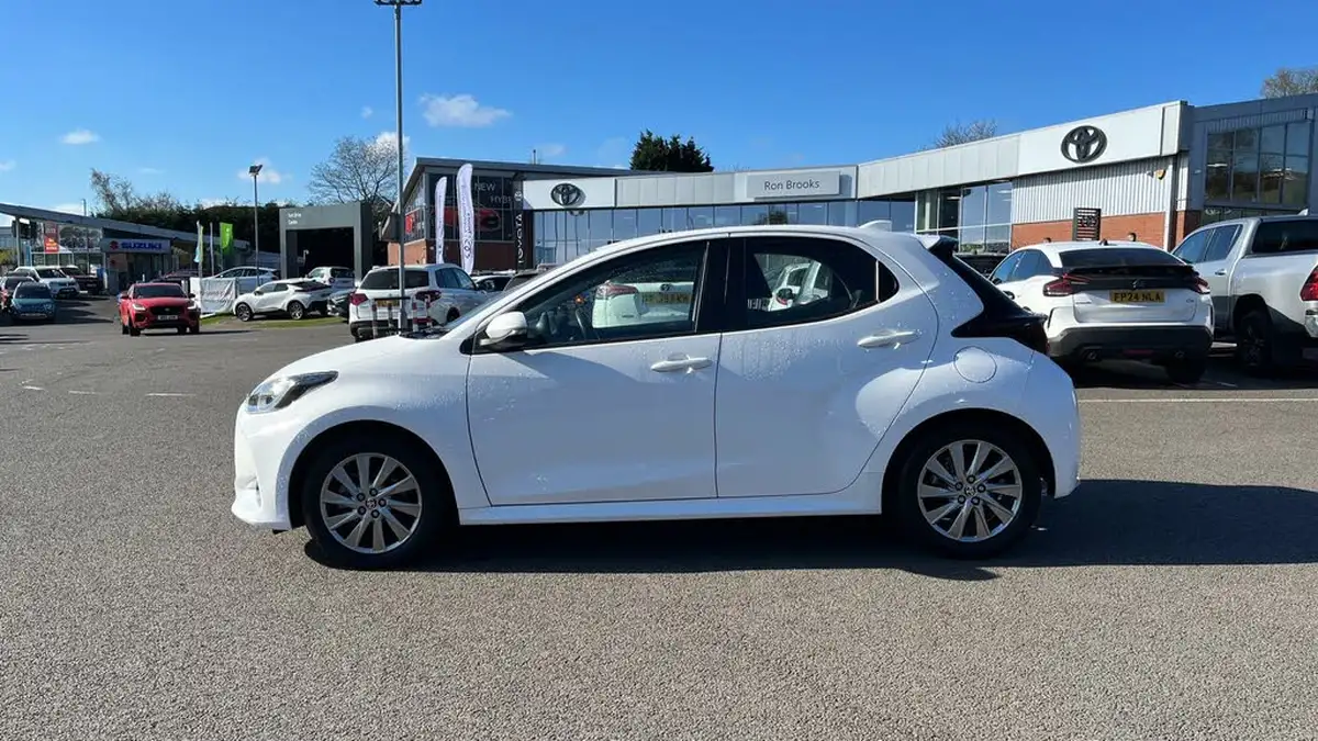 2022-toyota-yaris-15-vvt-i-icon-big-16