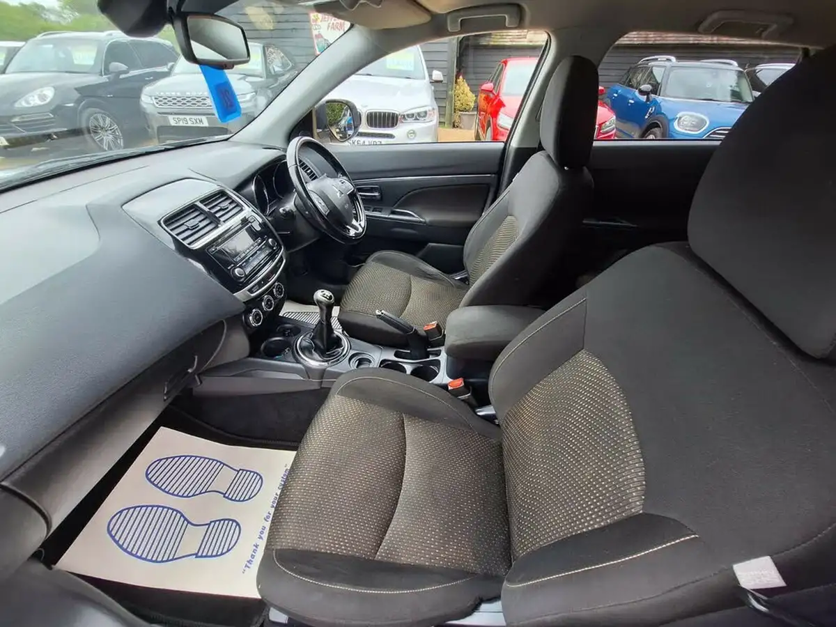2015-mitsubishi-asx-16-zc-m-big-8