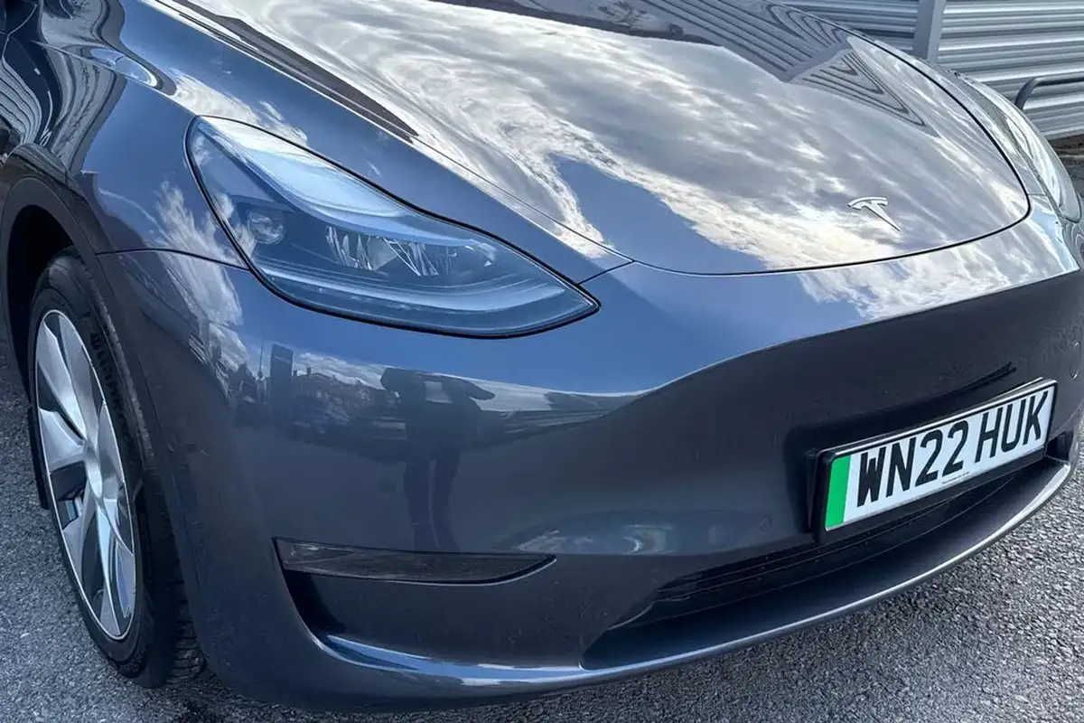 2022-tesla-model-y-e-long-range-big-8