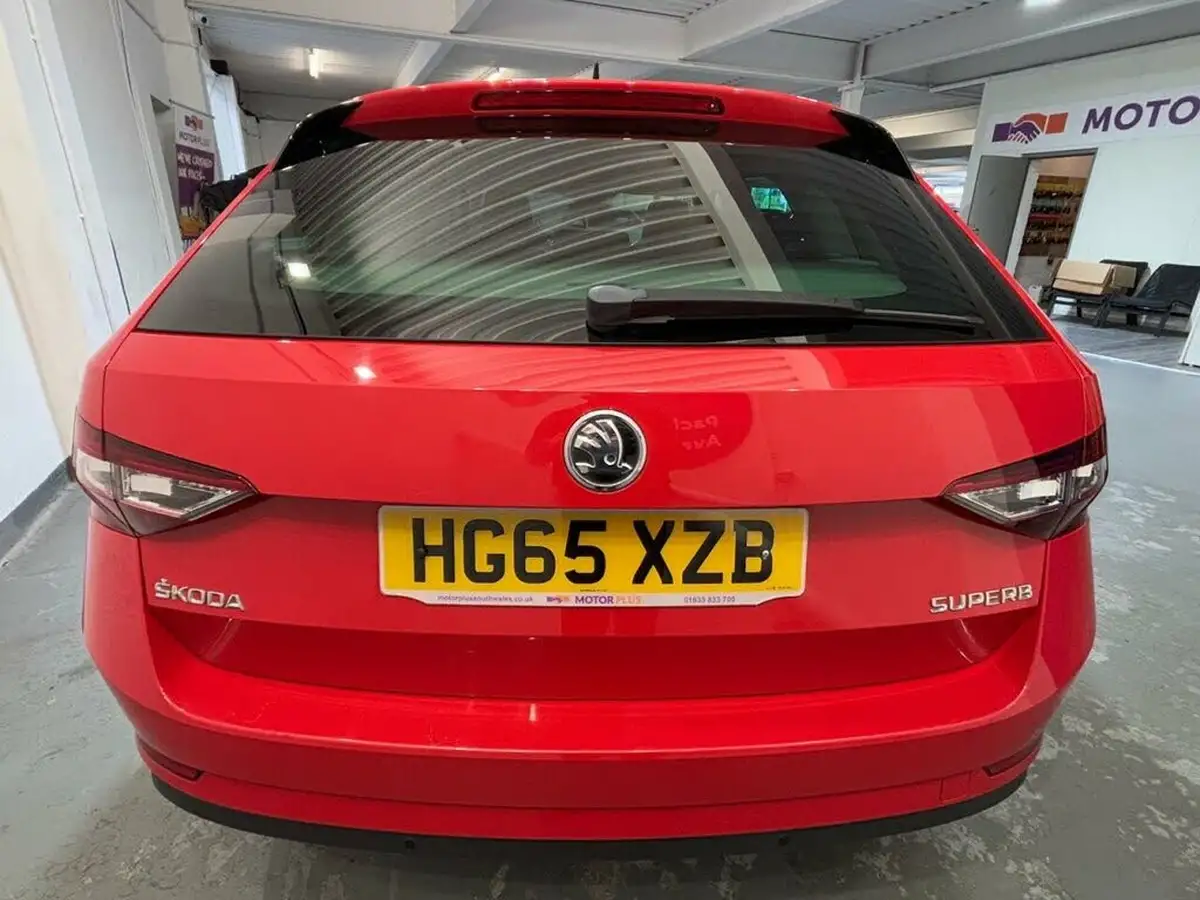2015-skoda-superb-20tdi-se-l-executive-150ps-estate-dsg-big-6