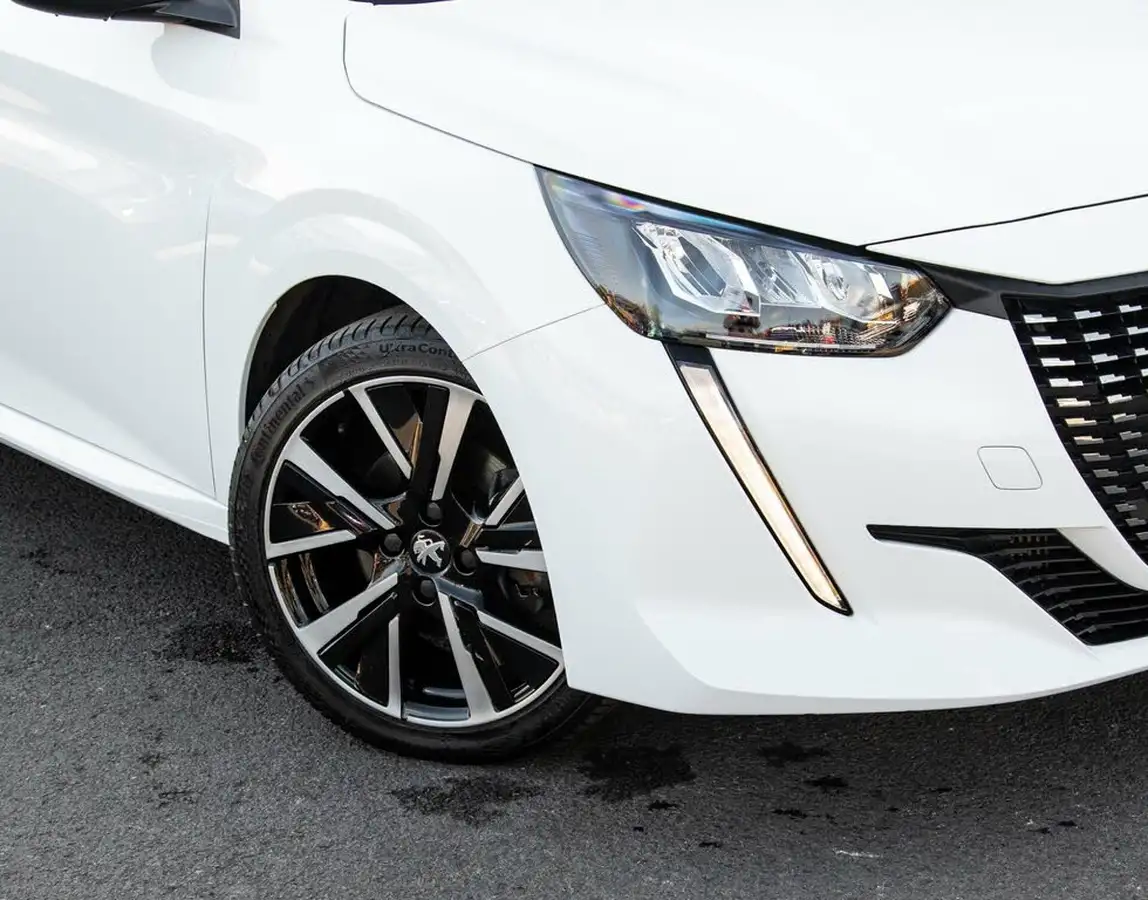 2020-peugeot-208-12-puretech-allure-100bhp-big-1