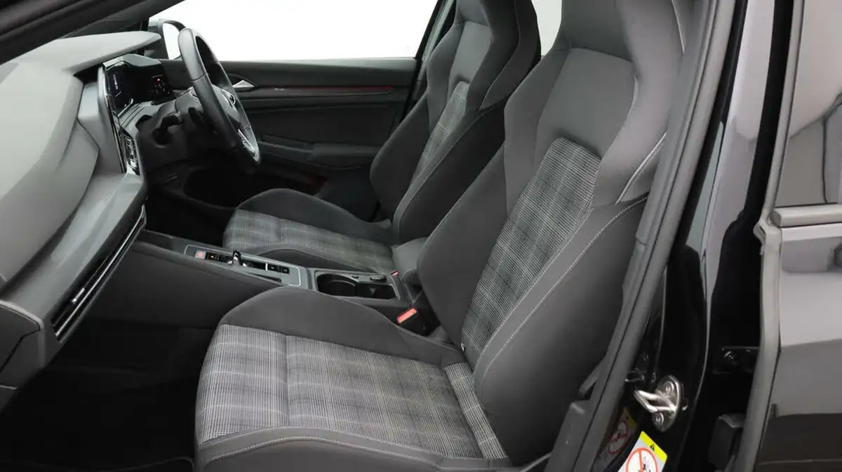 2022-volkswagen-golf-20tdi-gtd-big-14
