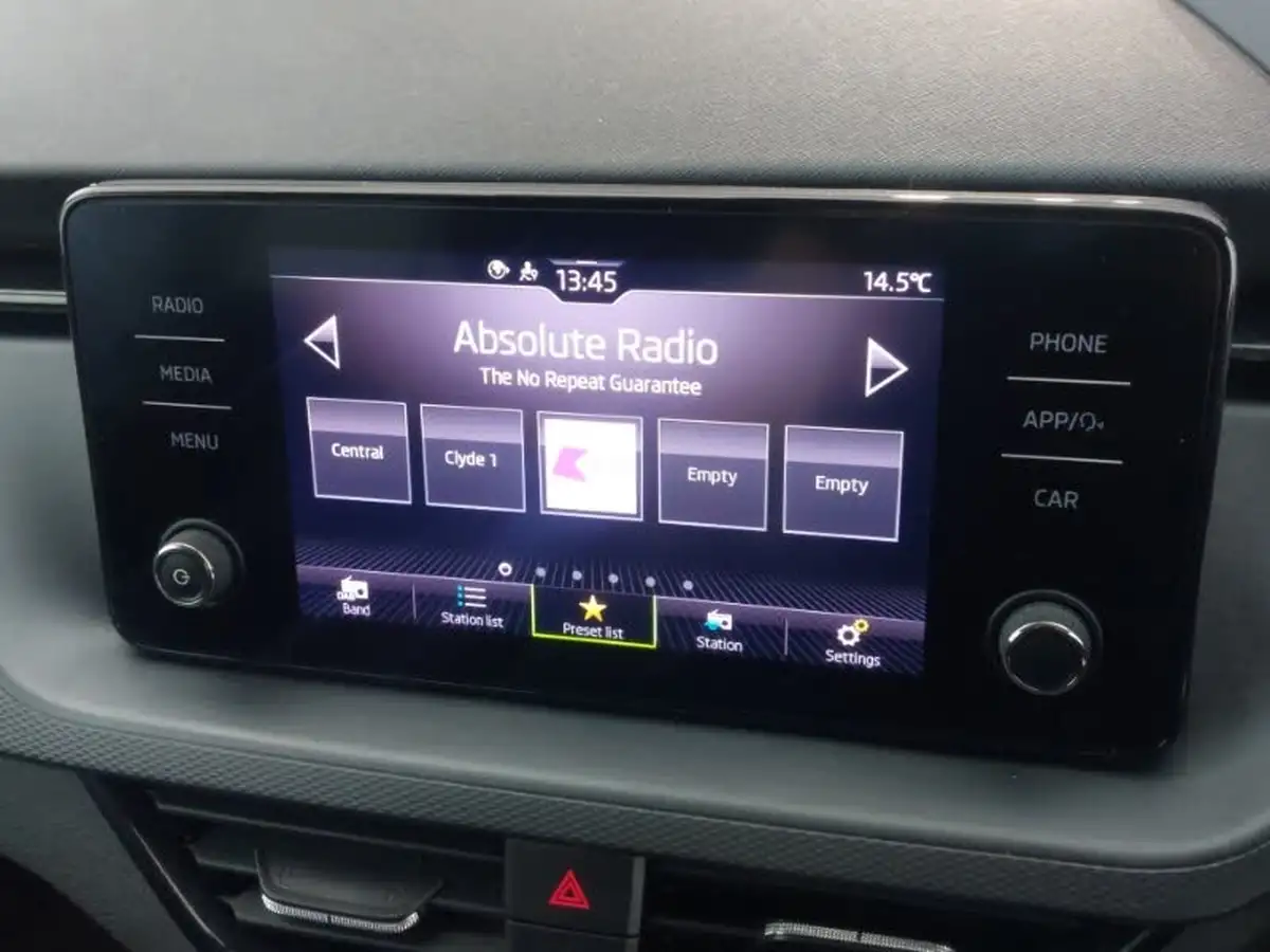2022-skoda-kamiq-10-tsi-se-109ps-dsg-big-17