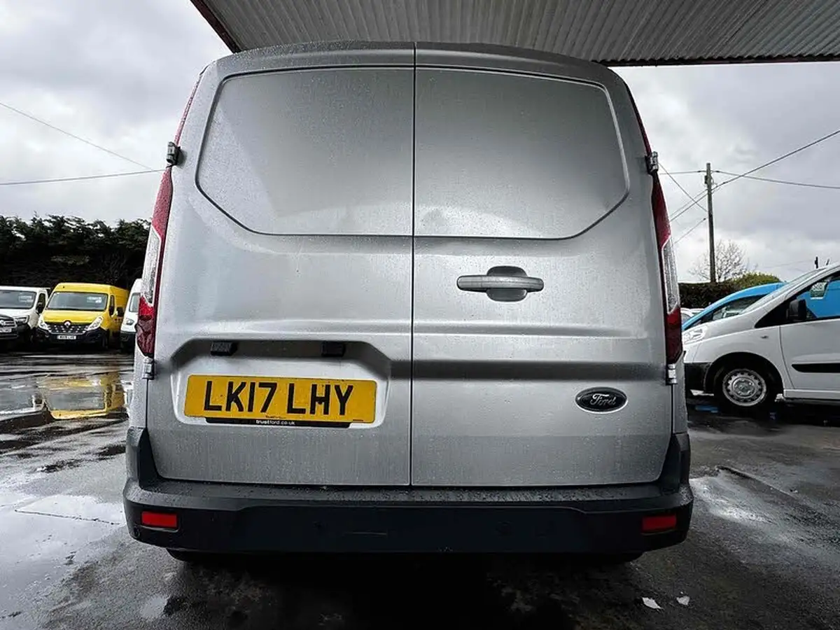 2017-ford-transit-connect-15tdci-l2-240-limited-big-18