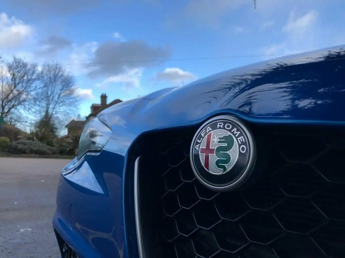 2020-alfa-romeo-giulia-20-veloce-276bhp-dap-big-22
