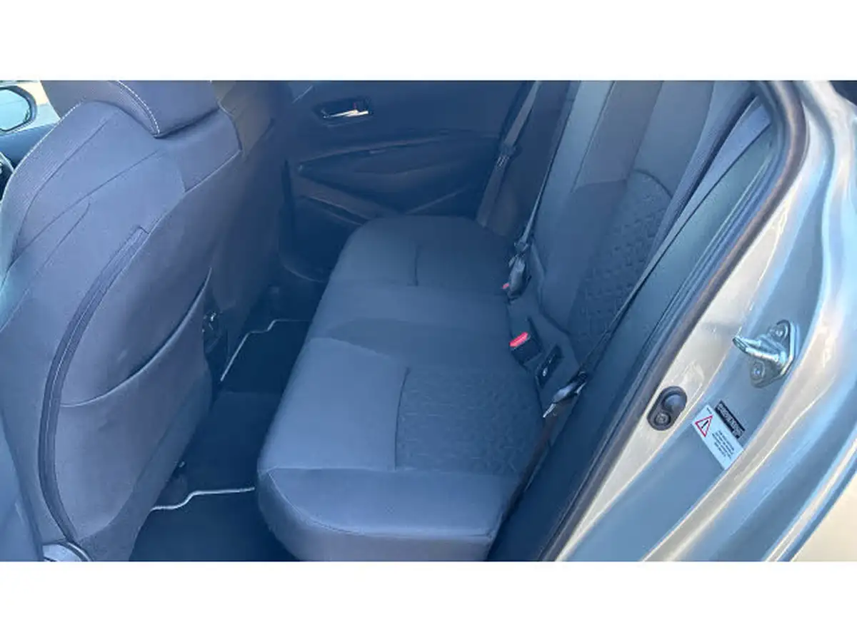 2019-toyota-corolla-18-vvt-i-design-trk-touring-sports-5d-big-15