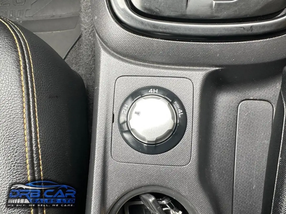 2019-isuzu-d-max-19td-blade-auto-big-28
